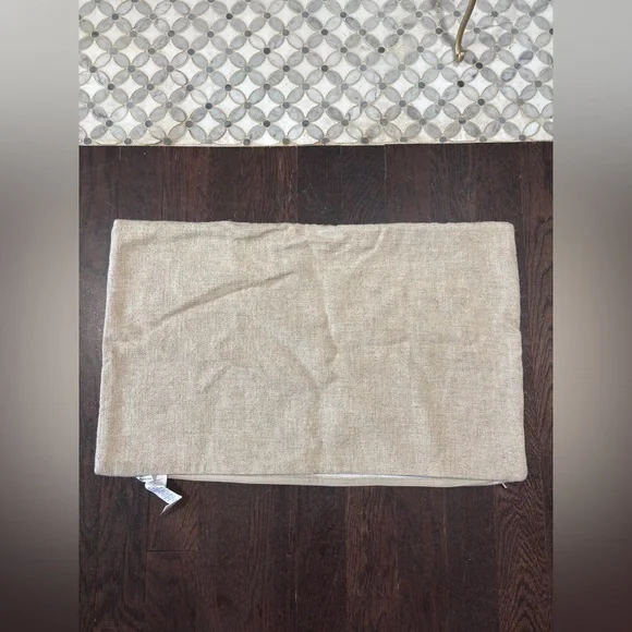 POTTERY BARN: STRIPED LUMBAR PILLOW COVER - Picture 5 of 7